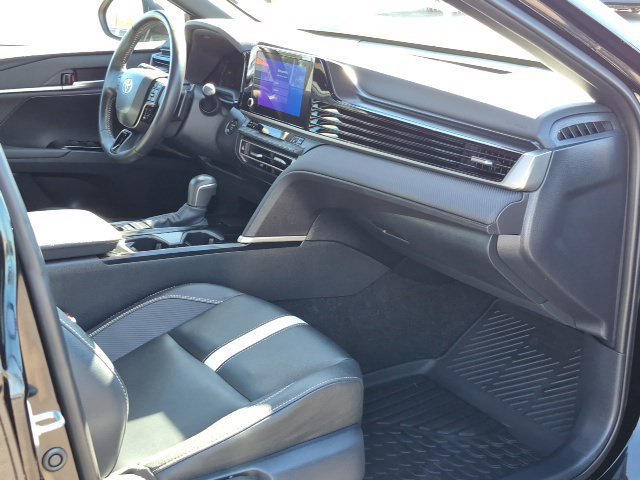 Used 2025 Toyota Camry SE w/ Convenience Package FWD image 21