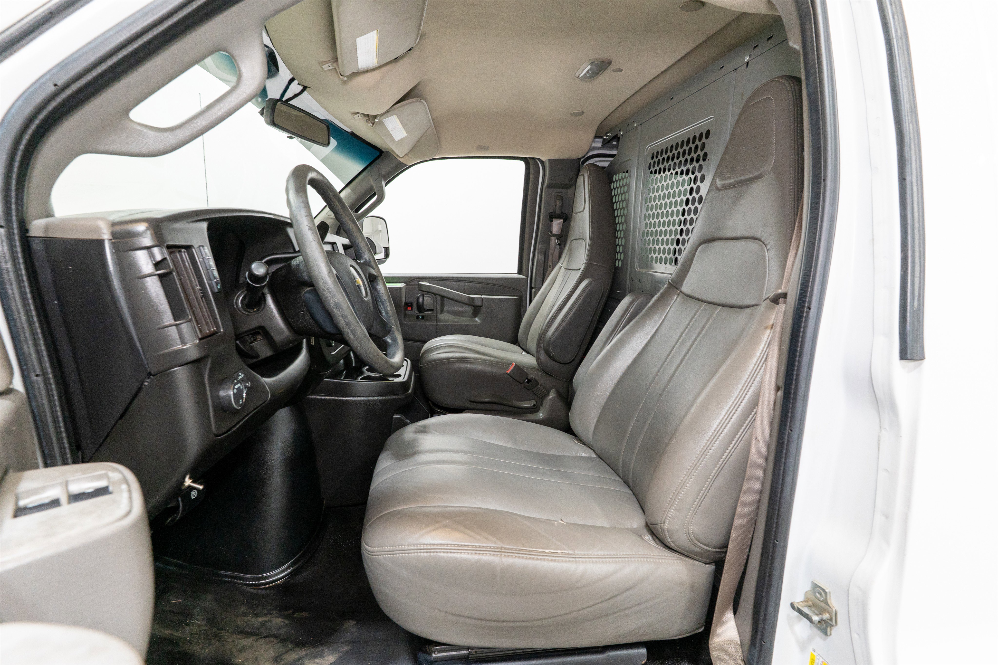 Used 2020 Chevrolet Express 2500 w/ Driver Convenience Package RWD image 18