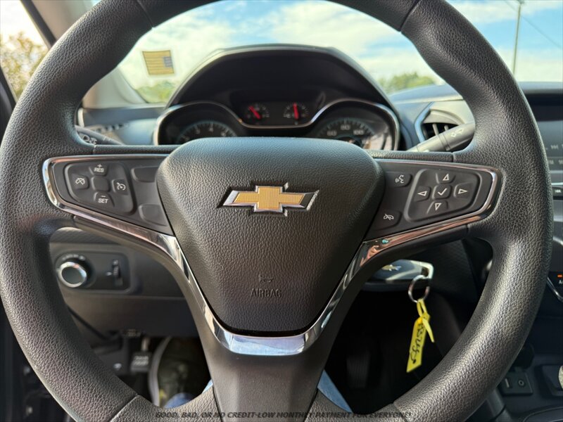 Used 2017 Chevrolet Cruze LT FWD image 24