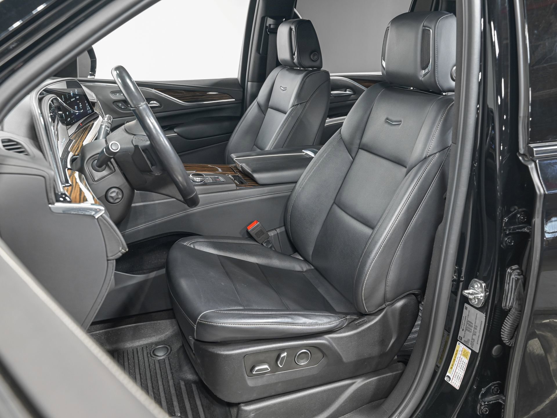 Used 2023 Cadillac Escalade ESV Luxury image 16