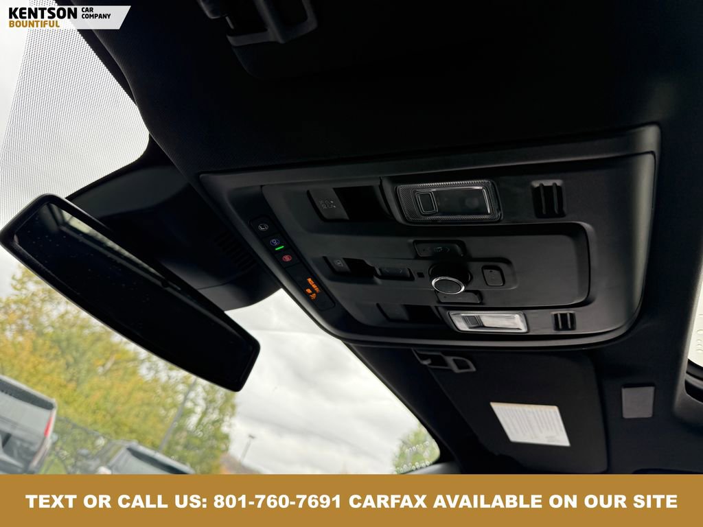 Used 2025 Chevrolet Suburban RST image 30