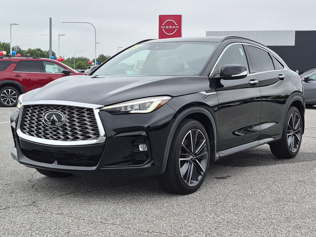 Used 2023 INFINITI QX55 Essential AWD/4WD image 1