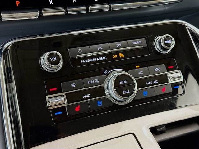 Used 2020 Lincoln Navigator L Black Label w/ Cargo Convenience Package image 16