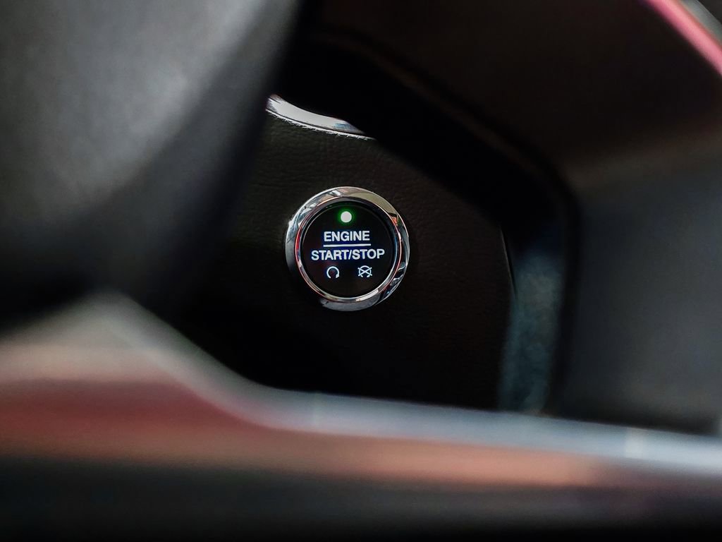 Used 2018 Ford Edge Titanium w/ Canadian Touring Package image 28