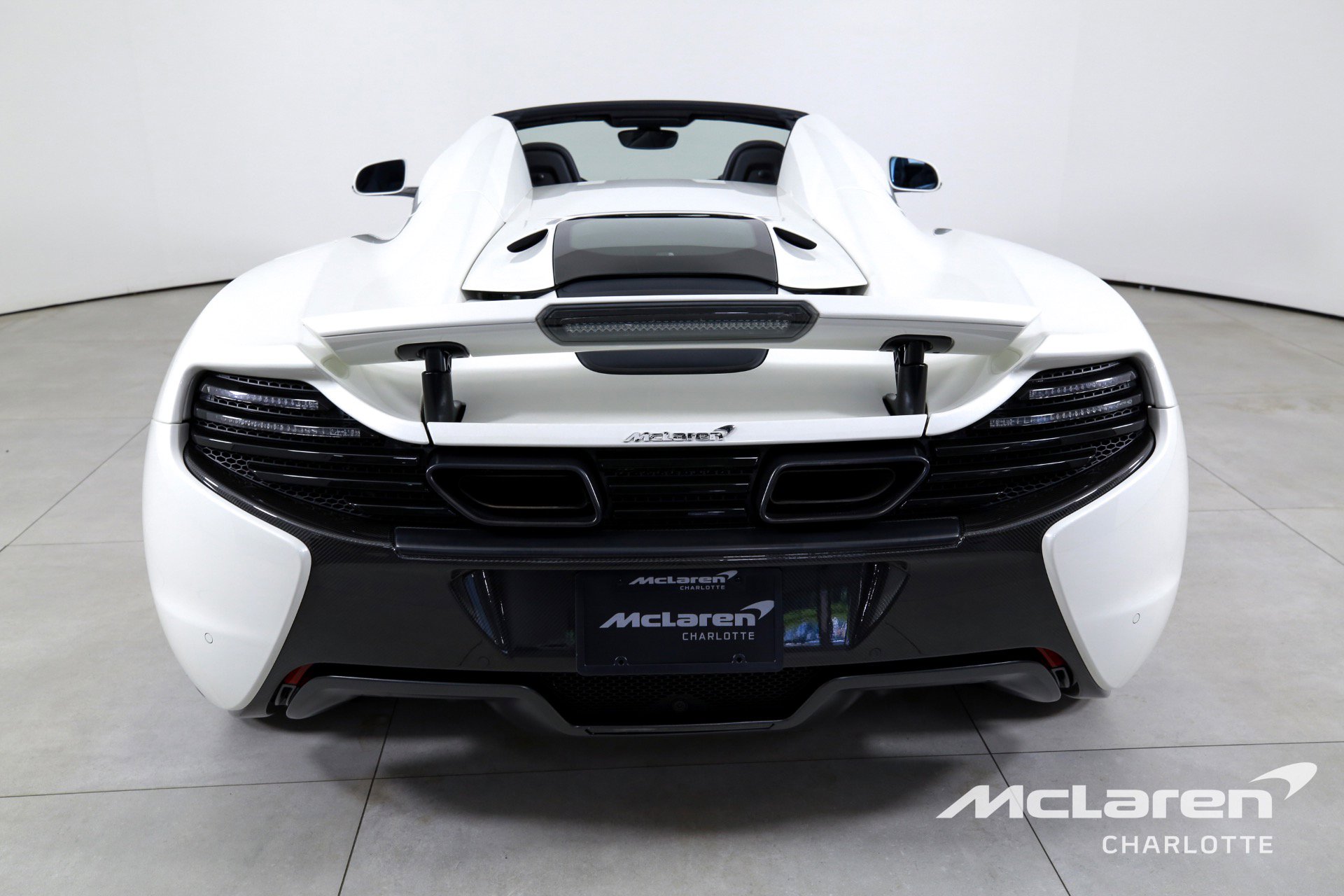 Used 2015 McLaren 650S Spider image 9