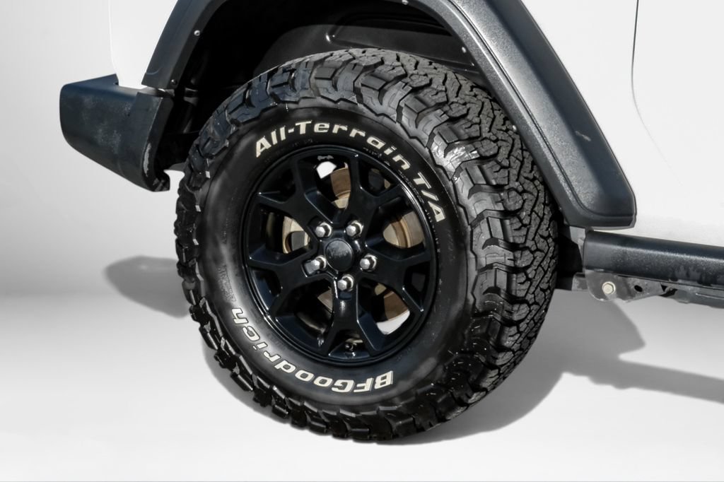 Used 2022 Jeep Wrangler Sport AWD/4WD image 29