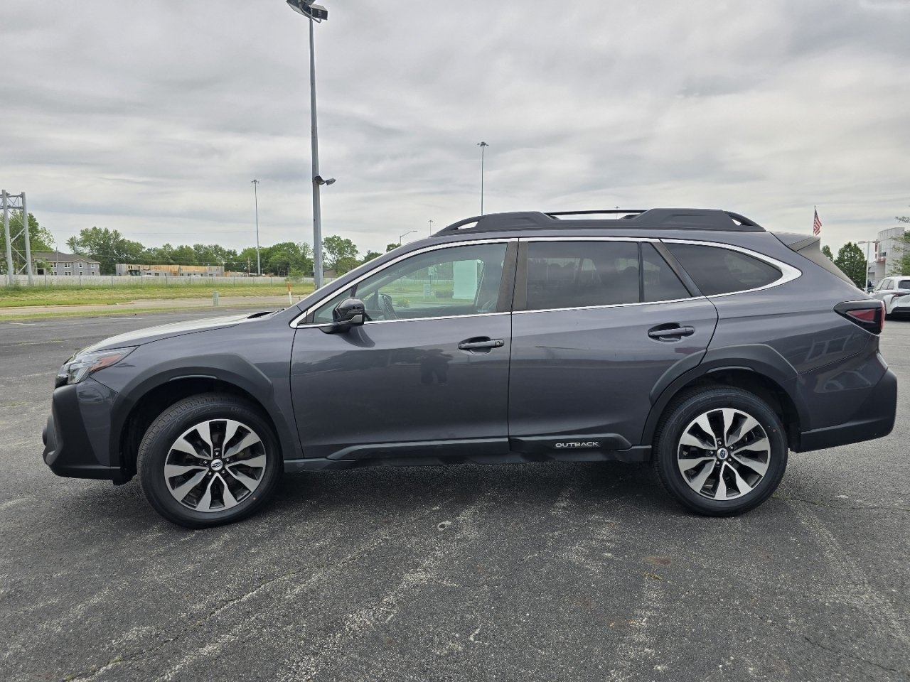 Used 2023 Subaru Outback Limited AWD/4WD image 14