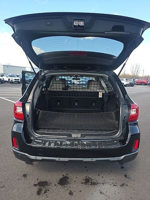 Used 2017 Subaru Outback 3.6R Limited AWD/4WD image 6