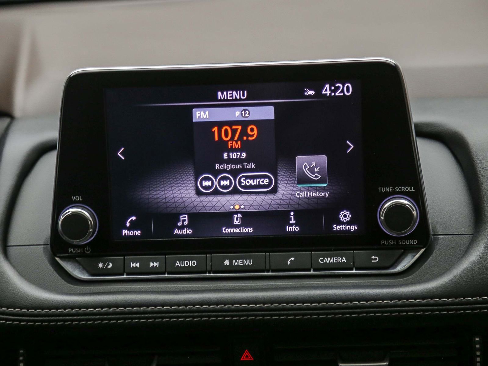 Used 2022 Nissan Rogue SL FWD image 14