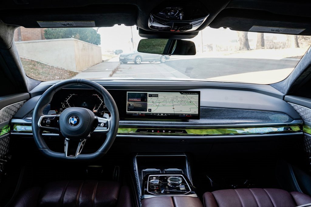 Used 2023 BMW 760i xDrive image 12