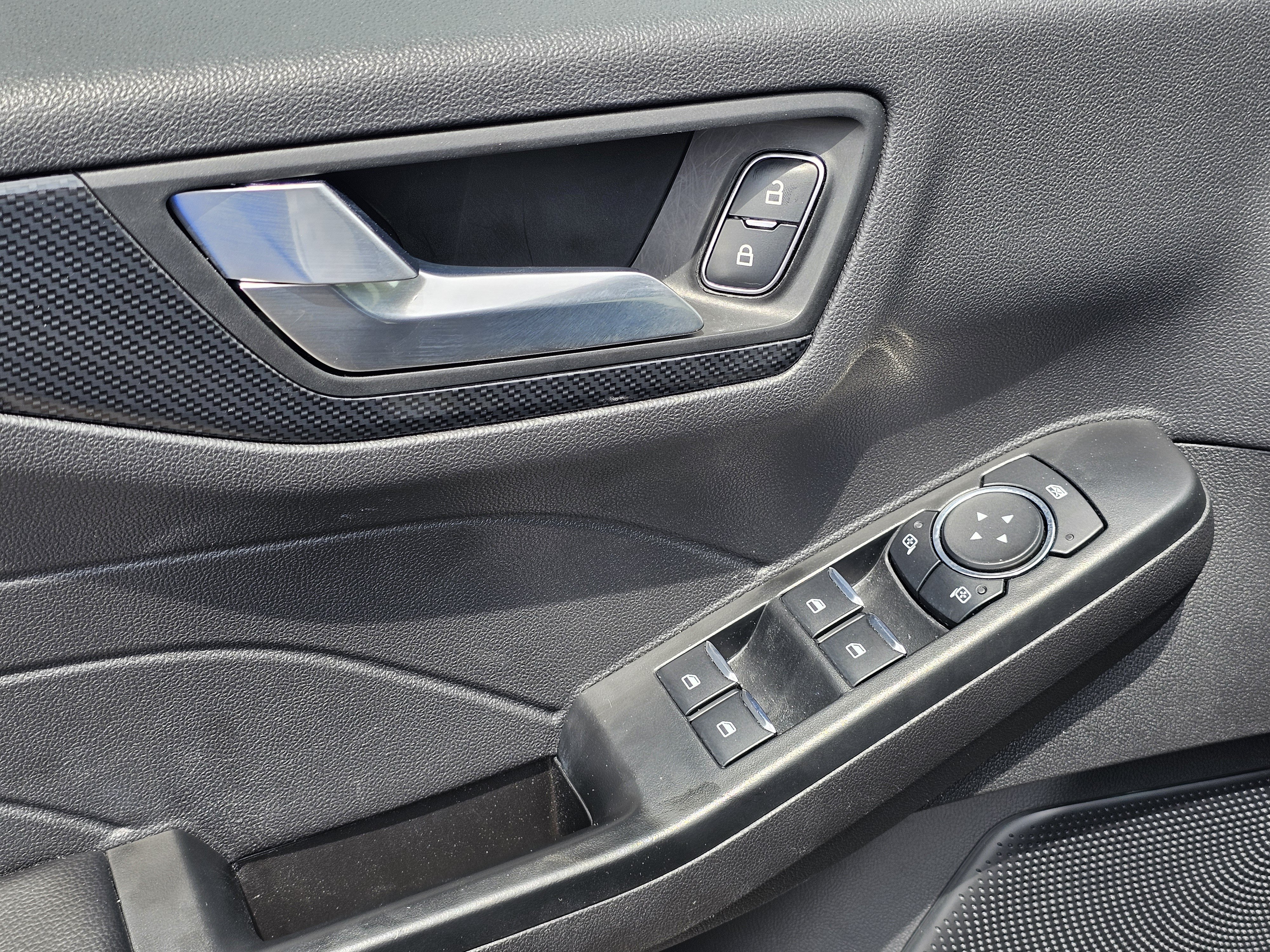 Used 2025 Ford Escape ST-Line FWD image 16