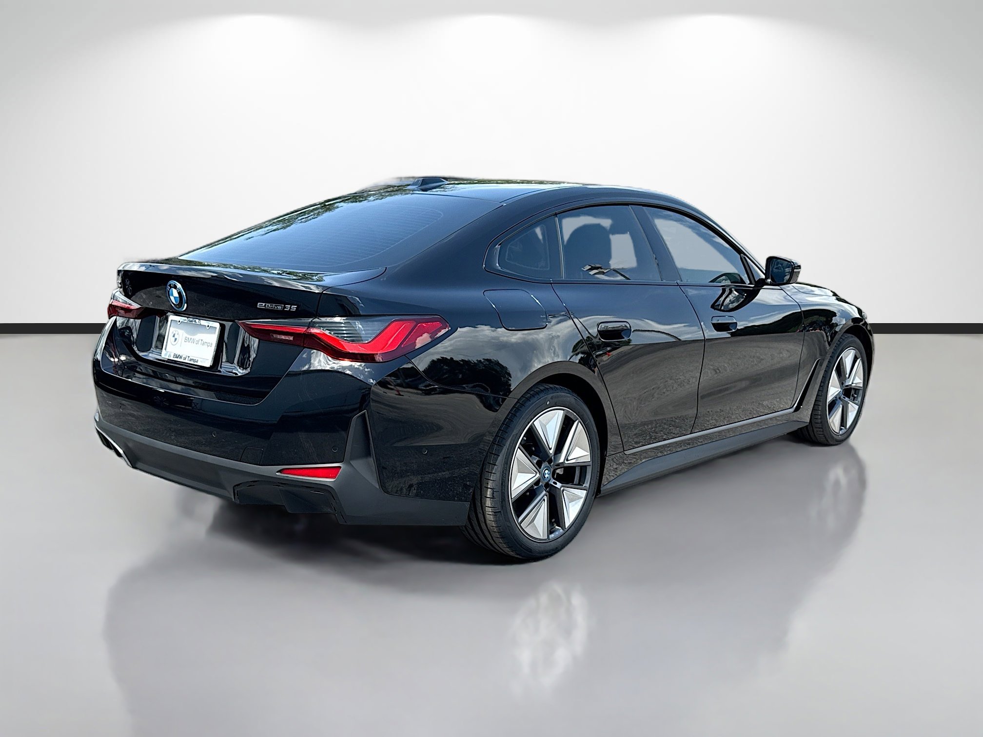 Used 2023 BMW i4 eDrive35 w/ Premium Package RWD image 3
