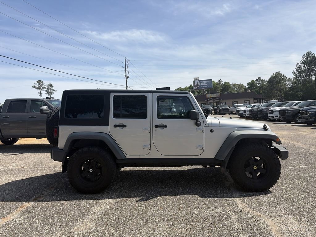 Used 2012 Jeep Wrangler Unlimited Rubicon w/ Connectivity Group AWD/4WD image 8