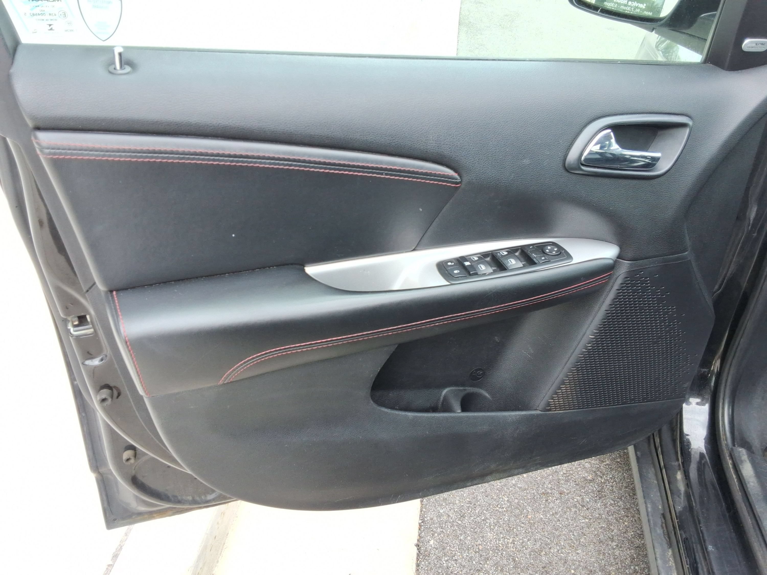 Used 2015 Dodge Journey R/T w/ Flexible Seating Group FWD image 21