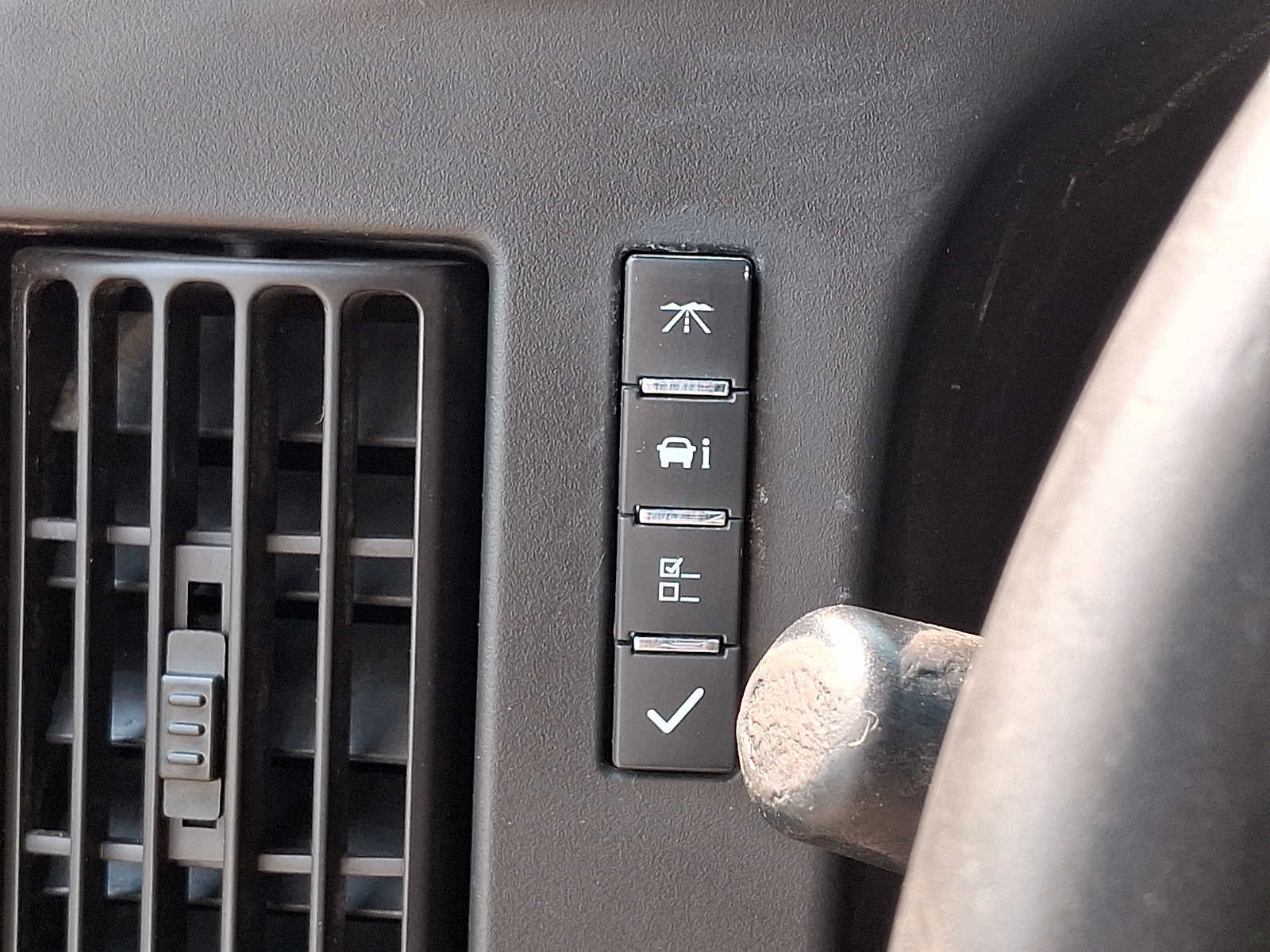 Used 2018 GMC Savana 3500 w/ Power Convenience Package RWD image 20