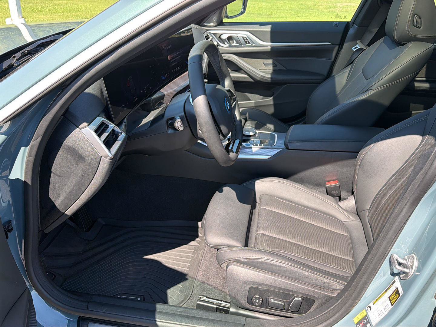 Used 2025 BMW i4 eDrive40 w/ Premium Package RWD image 10