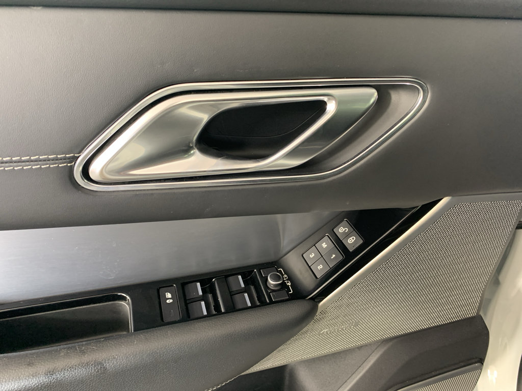 Used 2018 Land Rover Range Rover Velar R-Dynamic SE AWD/4WD image 14