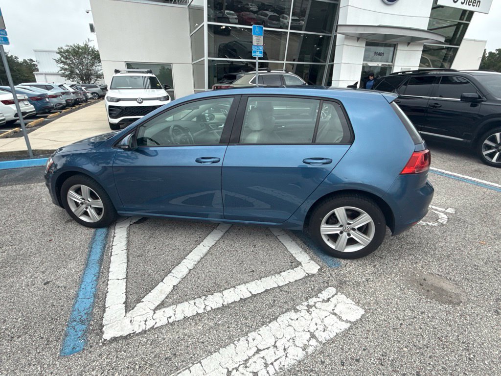 Used 2017 Volkswagen Golf Wolfsburg Edition FWD image 11