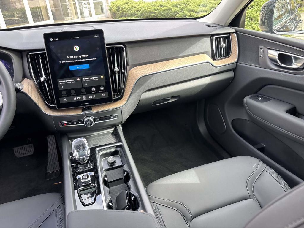 New 2026 Volvo XC60 B5 Plus w/ Protection Package Premier image 30