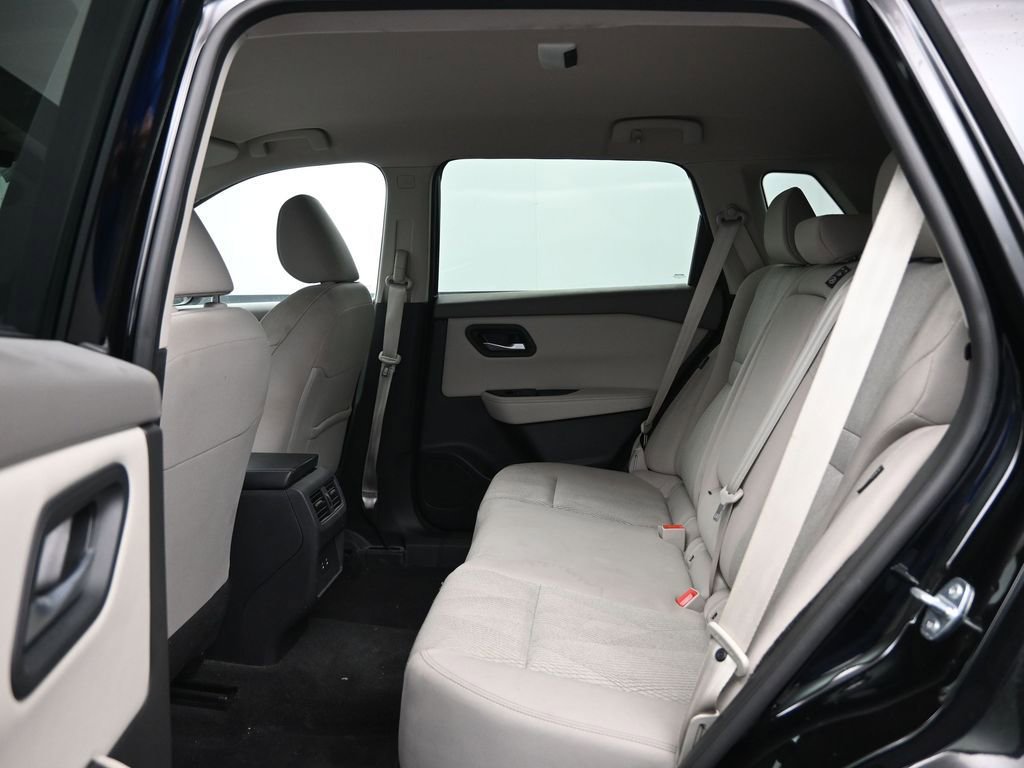 Used 2025 Nissan Rogue SV AWD/4WD image 28