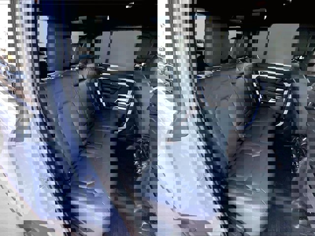 Used 2023 Land Rover Defender 110 SE image 26