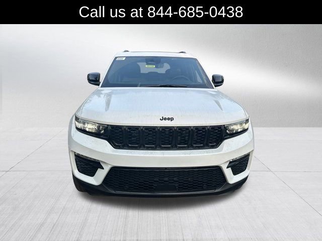 New 2025 Jeep Grand Cherokee Limited w/ Luxury Tech Group II image 2