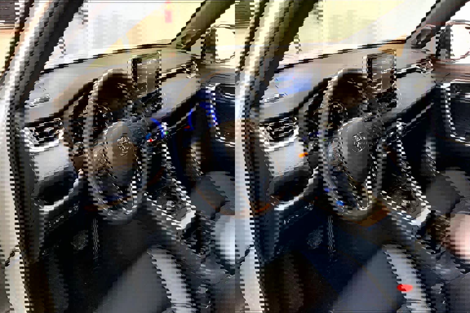 Used 2020 Toyota RAV4 XSE image 17