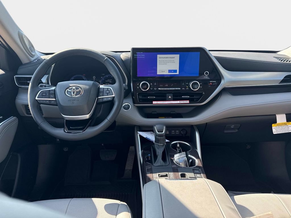 New 2026 Toyota Highlander Platinum image 13