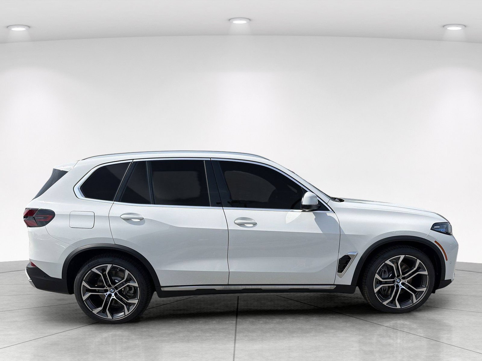 New 2026 BMW X5 xDrive50e AWD/4WD image 3