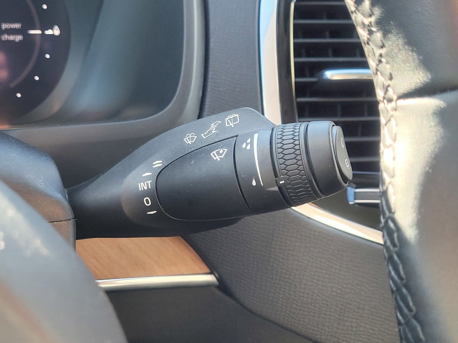 Certified 2023 Volvo XC90 T8 Plus w/ Protection Package Premier image 22