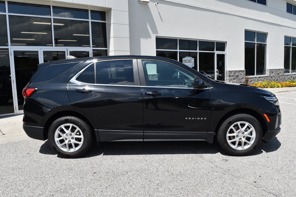 Used 2024 Chevrolet Equinox LT AWD/4WD image 2