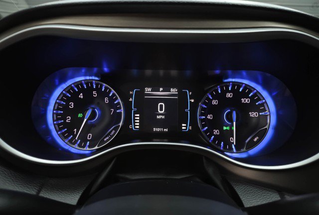 Used 2017 Chrysler Pacifica Touring-L FWD image 29