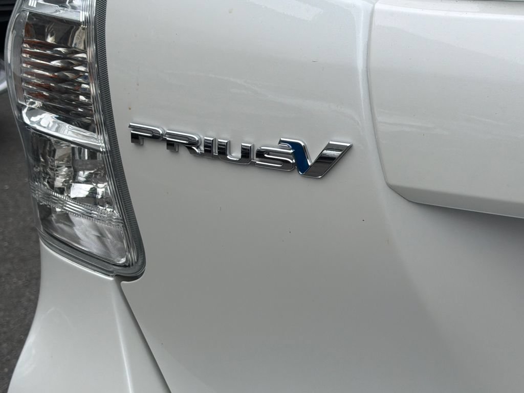 Used 2013 Toyota Prius V Three FWD image 4