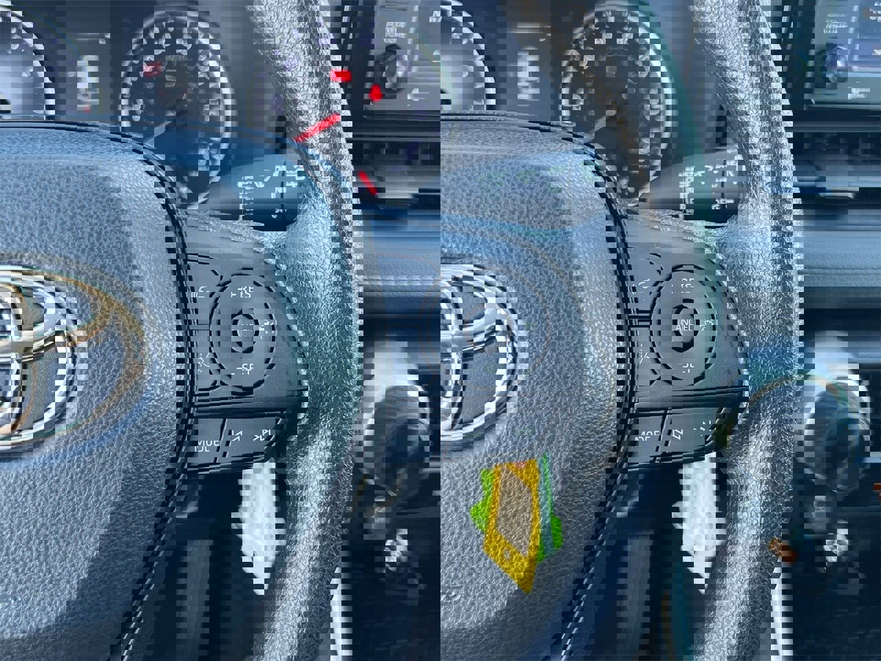 Used 2022 Toyota RAV4 LE image 12