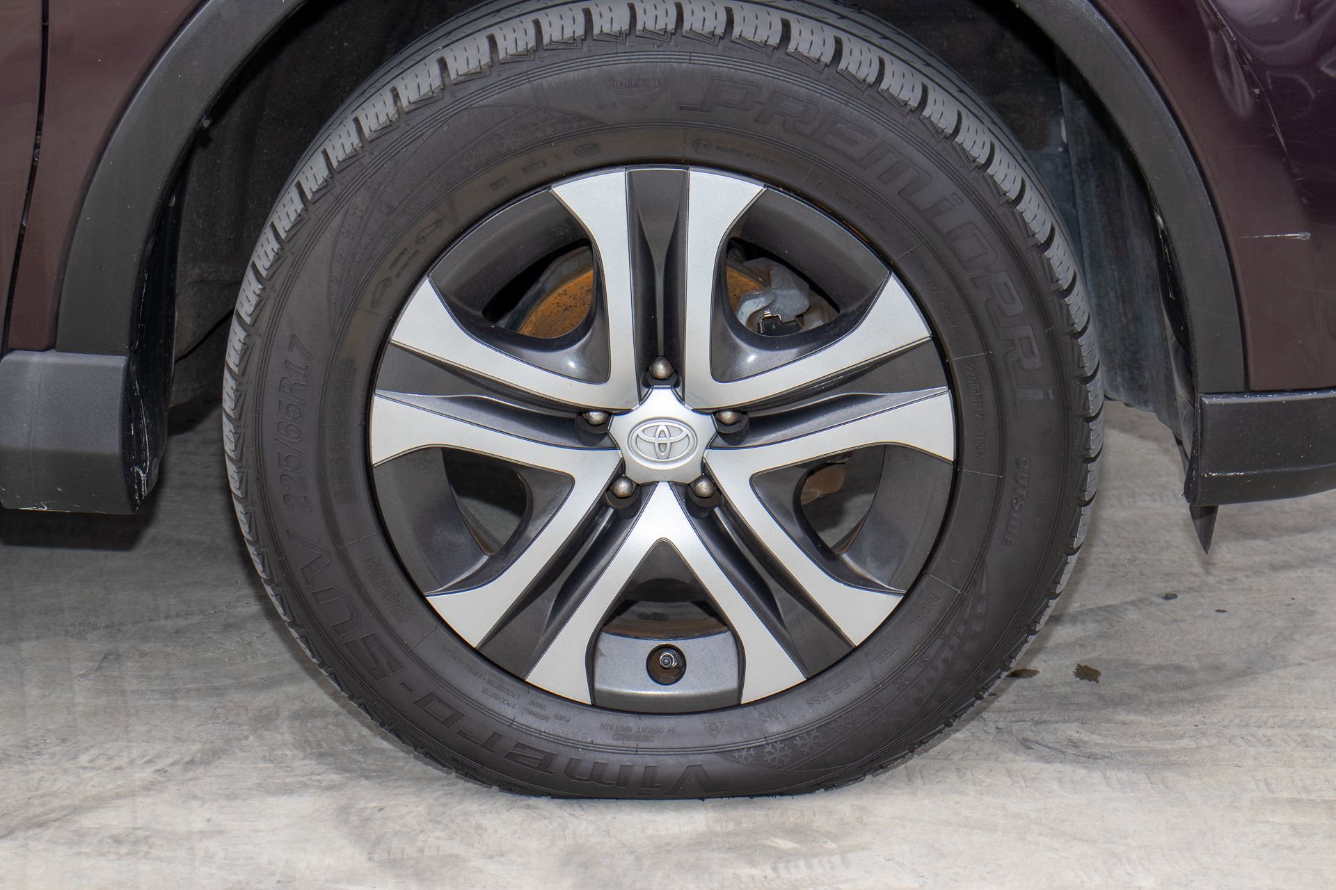 Used 2018 Toyota RAV4 LE image 36