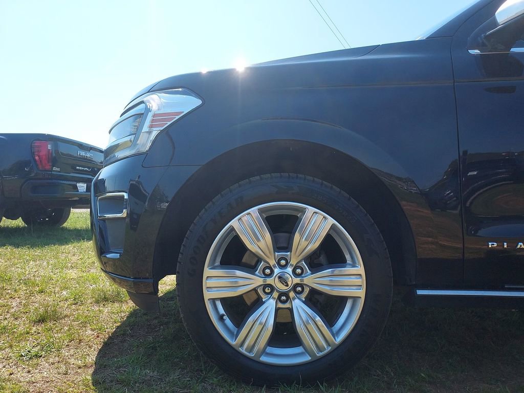 Used 2022 Ford Expedition Platinum image 16