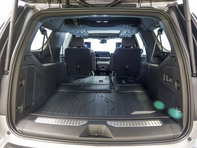 New 2026 Chevrolet Suburban Premier image 27