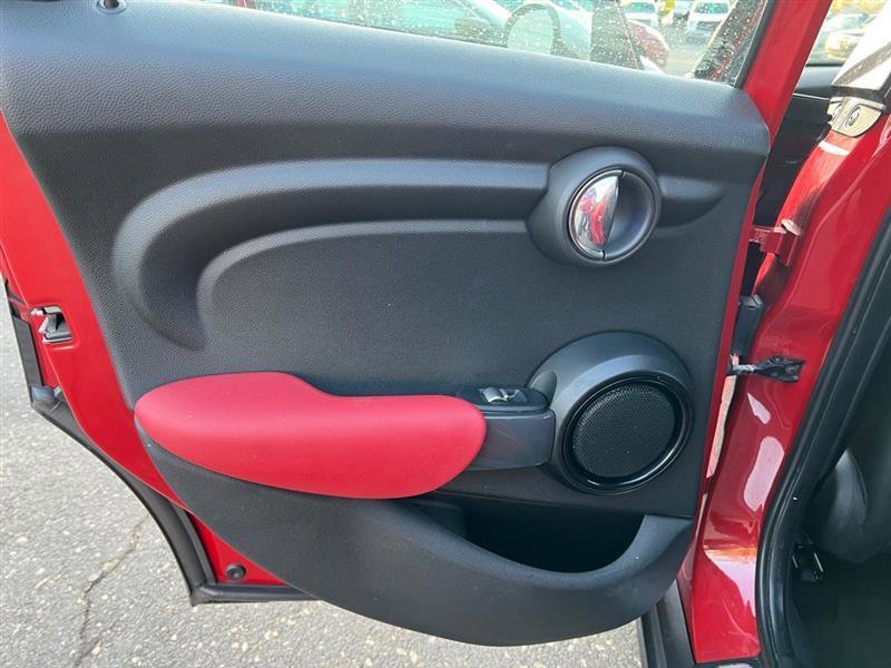 Used 2015 MINI Cooper 4-Door Hardtop FWD image 21