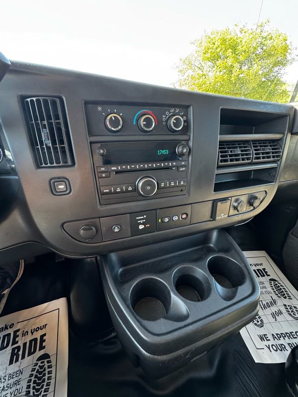 Used 2018 Chevrolet Express 2500 LS w/ Driver Convenience Package RWD image 12