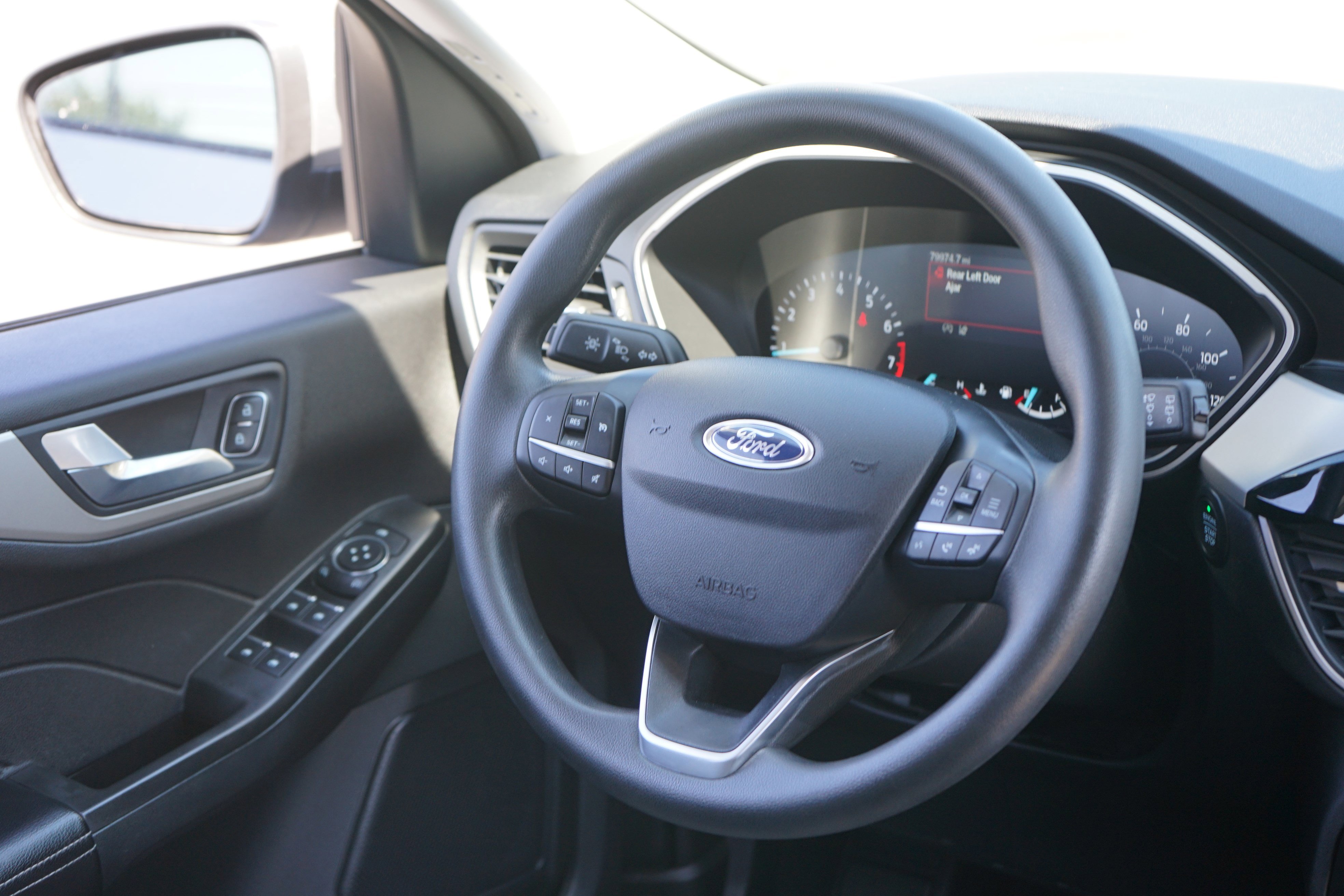 Used 2021 Ford Escape SE image 23