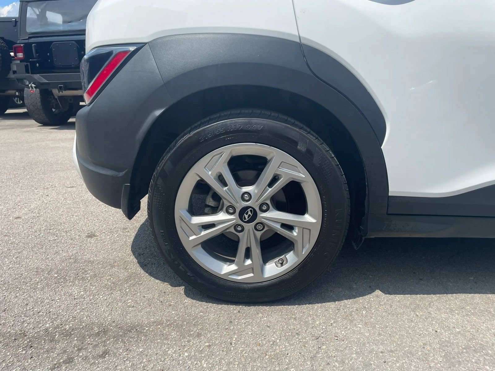 Used 2022 Hyundai Kona SEL FWD image 32