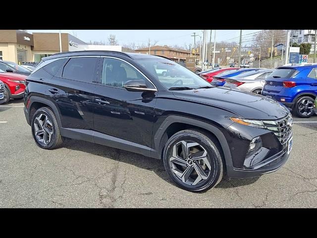 Certified 2023 Hyundai Tucson Limited AWD/4WD image 2