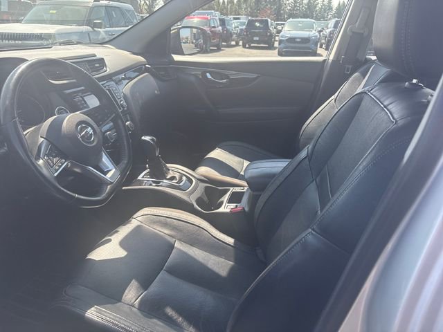 Used 2017 Nissan Rogue Sport SL w/ SL Premium Package image 10