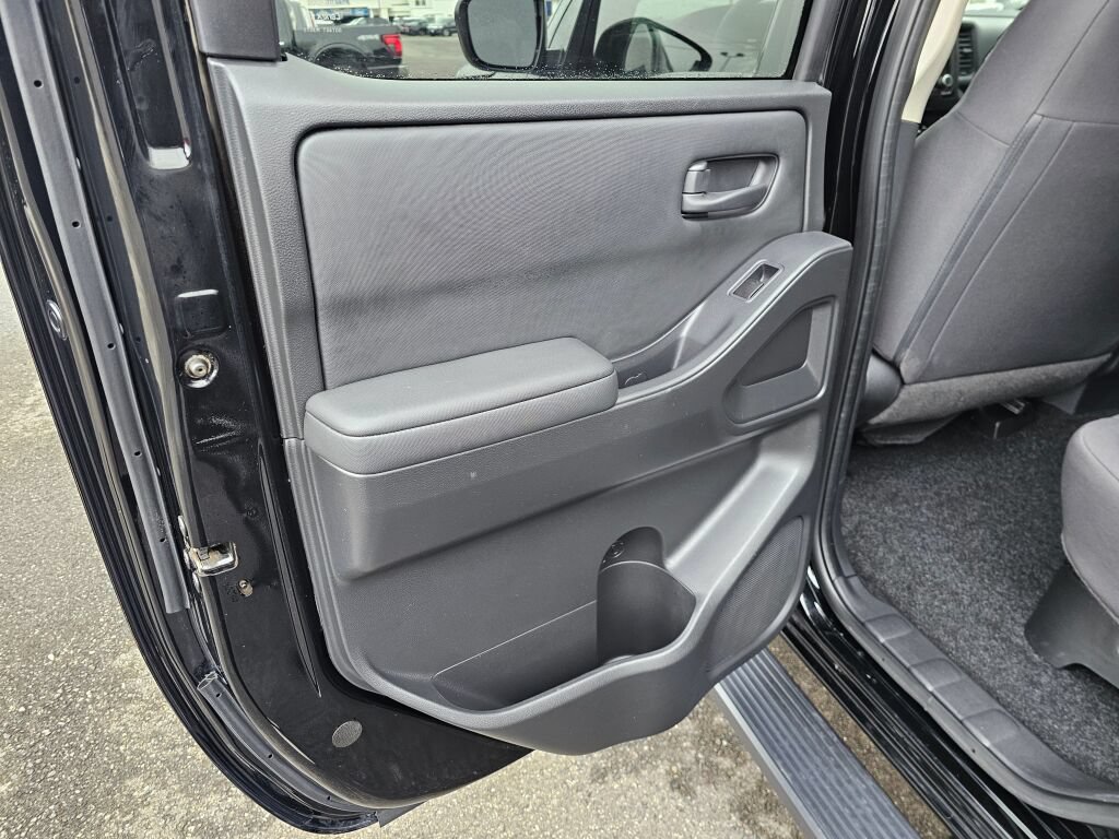 Used 2022 Nissan Frontier S AWD/4WD image 11