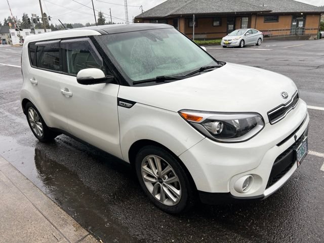 Used 2017 Kia Soul + w/ Primo Package FWD image 1