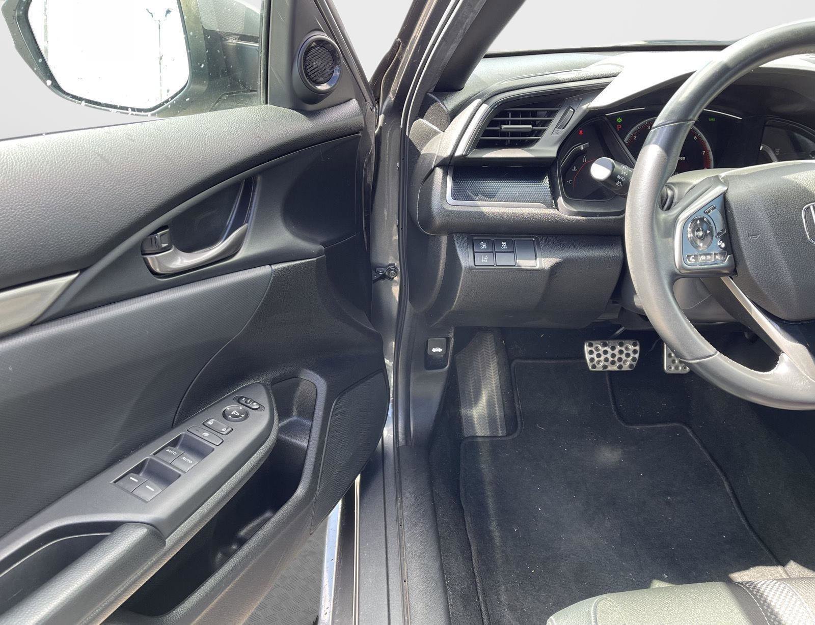 Used 2021 Honda Civic Sport image 2
