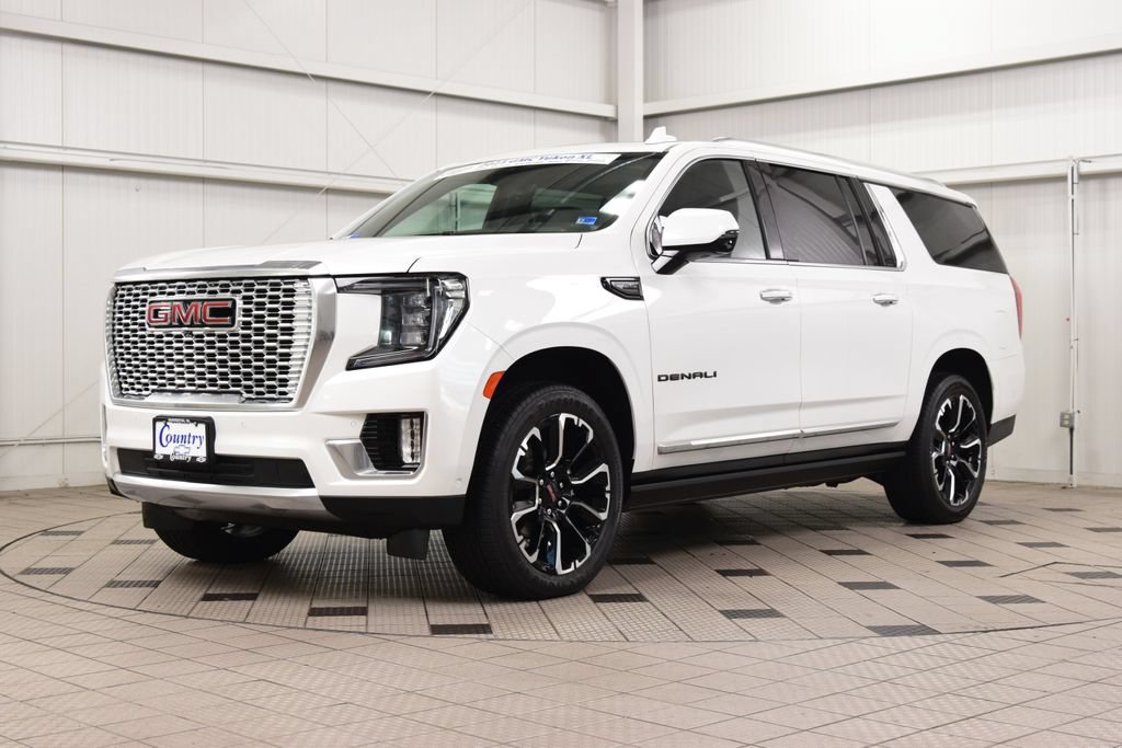 Used 2023 GMC Yukon XL Denali w/ Denali Reserve Package AWD/4WD image 3