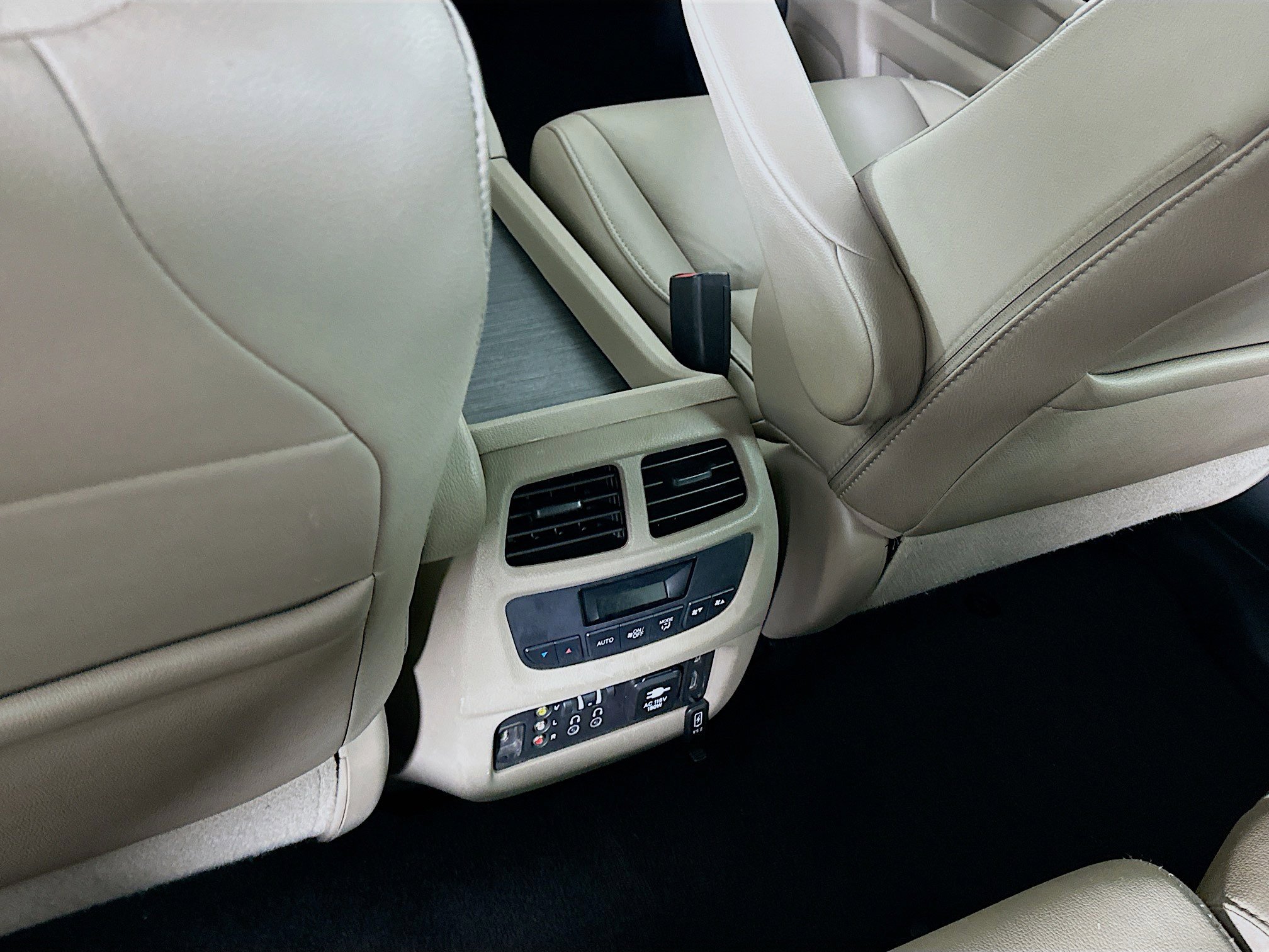 Used 2016 Honda Pilot Touring image 27