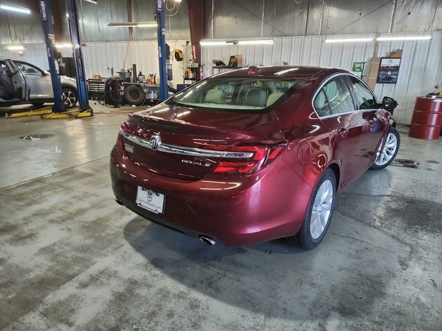 Used 2016 Buick Regal Premium w/ Driver Confidence Package #2 FWD image 2
