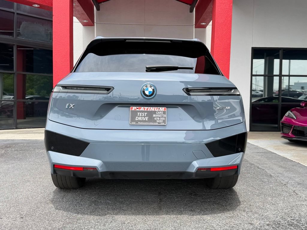Used 2023 BMW iX xDrive50 w/ Sport Package AWD/4WD image 7